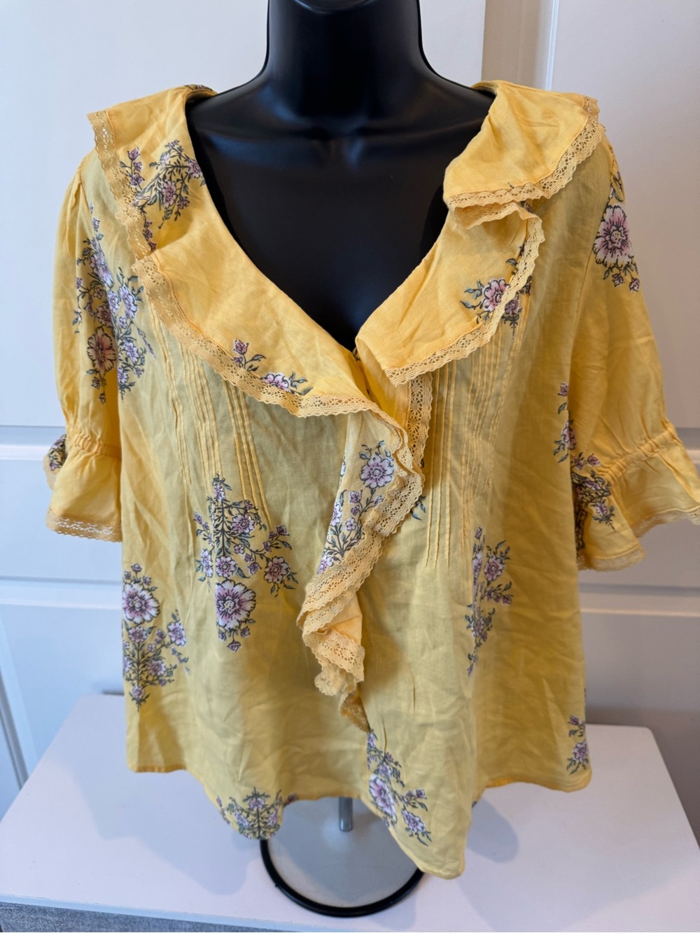 LC Lauren Conrad Yellow Floral Ruffle V-Neck Blouse